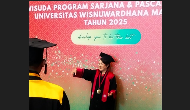 Wisuda Kampus WIsnuwardhana